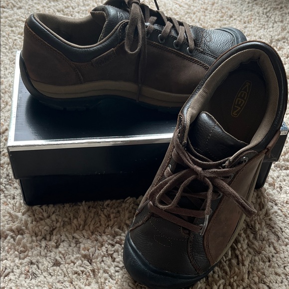 Keen Women's Brown Leather Hikers - Picture 1 of 6